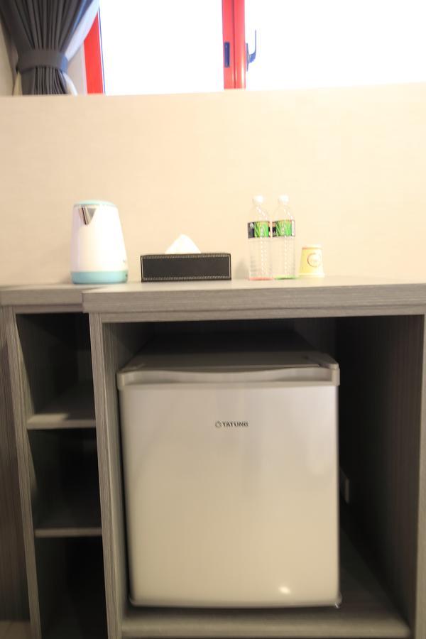 花蓮亮君經典民宿1館加2館民宿-東大門夜市-電梯包棟bright King Homestay 花蓮市 エクステリア 写真